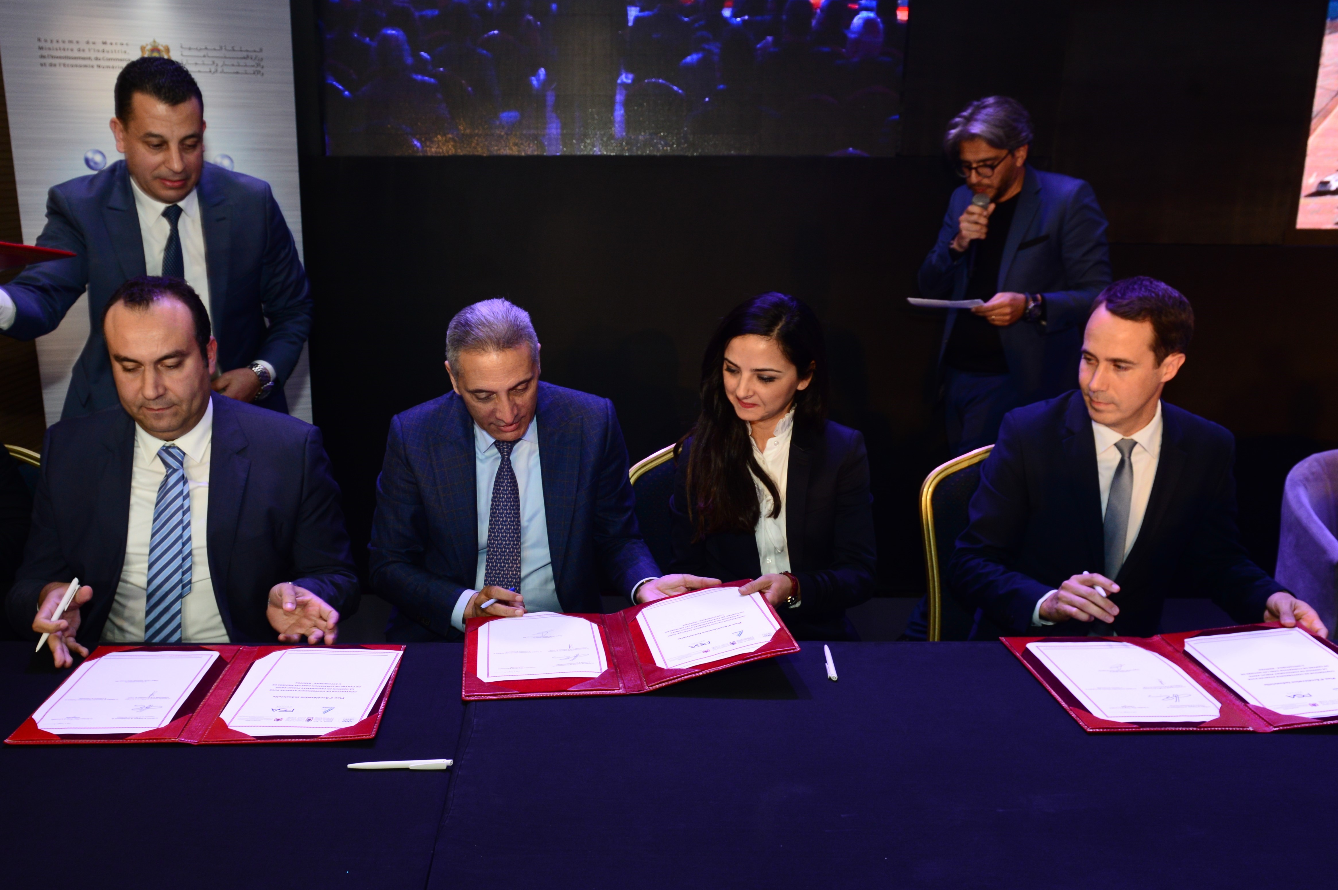 Signature des conventions de partenariat entre le groupe PSA maroc - MIICEN - OFPTT pour la mise en place d'un cursus de formation en "maintenance industrielle" répondant aux besoins de PSA Maroc et son écosystème
