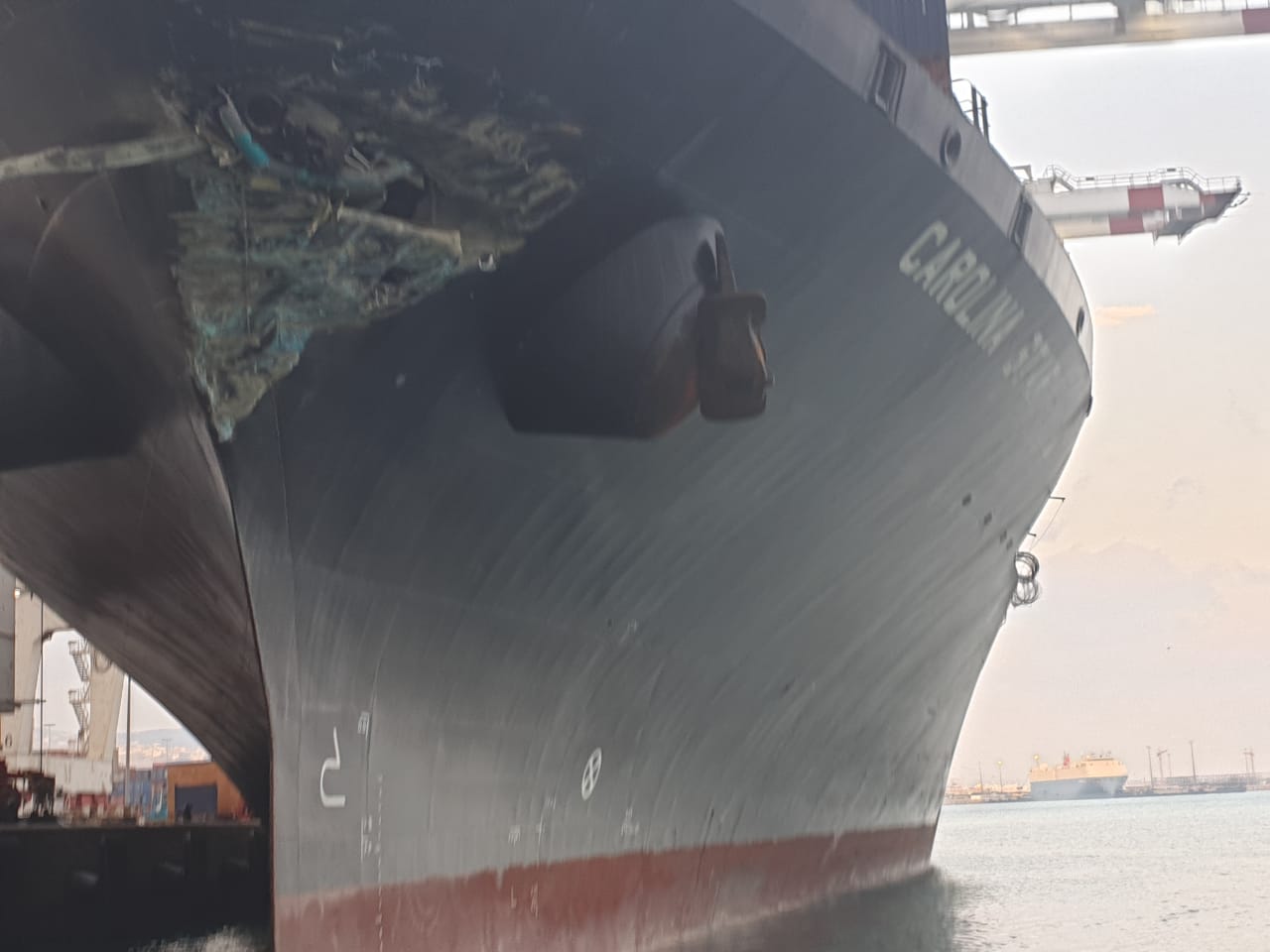 Le navire porte-conteneur Carolina Star endommagé au niveau de sa proue