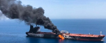 Deux pétroliers évacués en mer d'Oman après une attaque présumée Deux pétroliers évacués en mer d'Oman après une attaque présumée